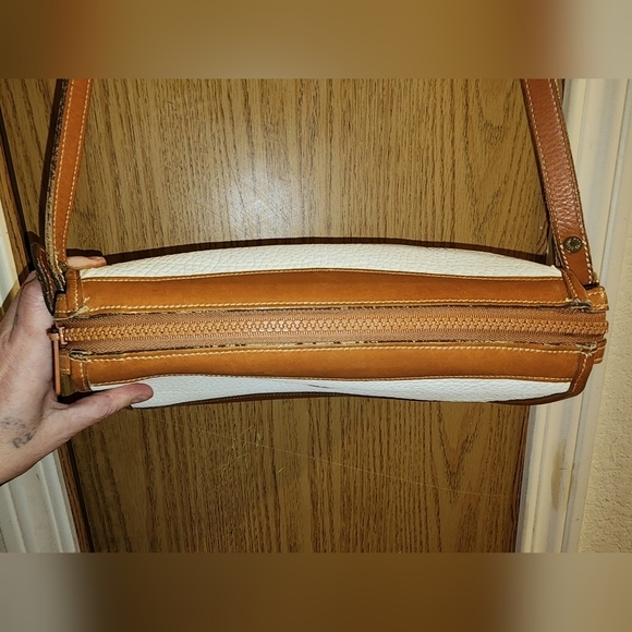 Guc vintage Dooney&Bourke crossbody see pics for flaws - Picture 11 of 12